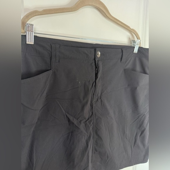 Eddie Bauer Women’s Black Travex Horizon Nylon Skort - Size T16 - Picture 2 of 9